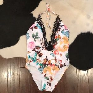 NWOT Floral one piece bathing suit - sz S